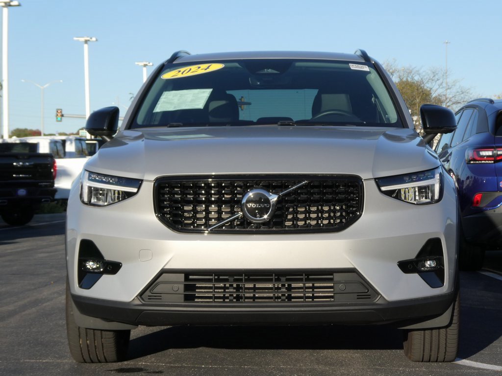 Used 2024 Volvo XC40 B5 Plus image 20
