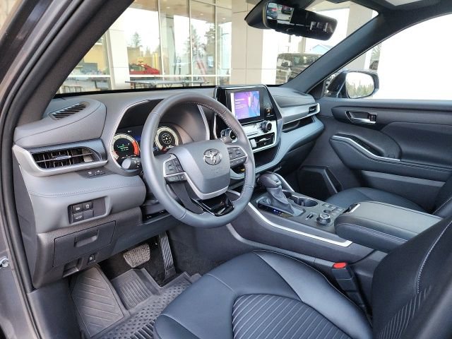 Used 2025 Toyota Highlander XSE image 15