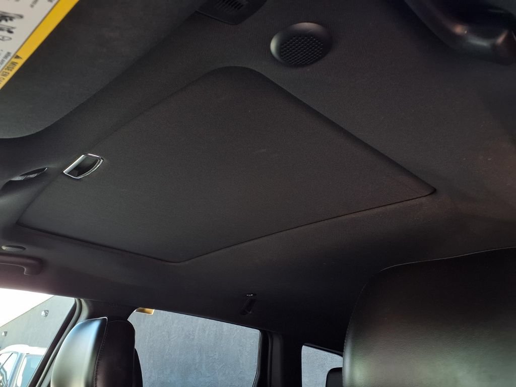 Used 2018 Jeep Grand Cherokee Altitude RWD image 18