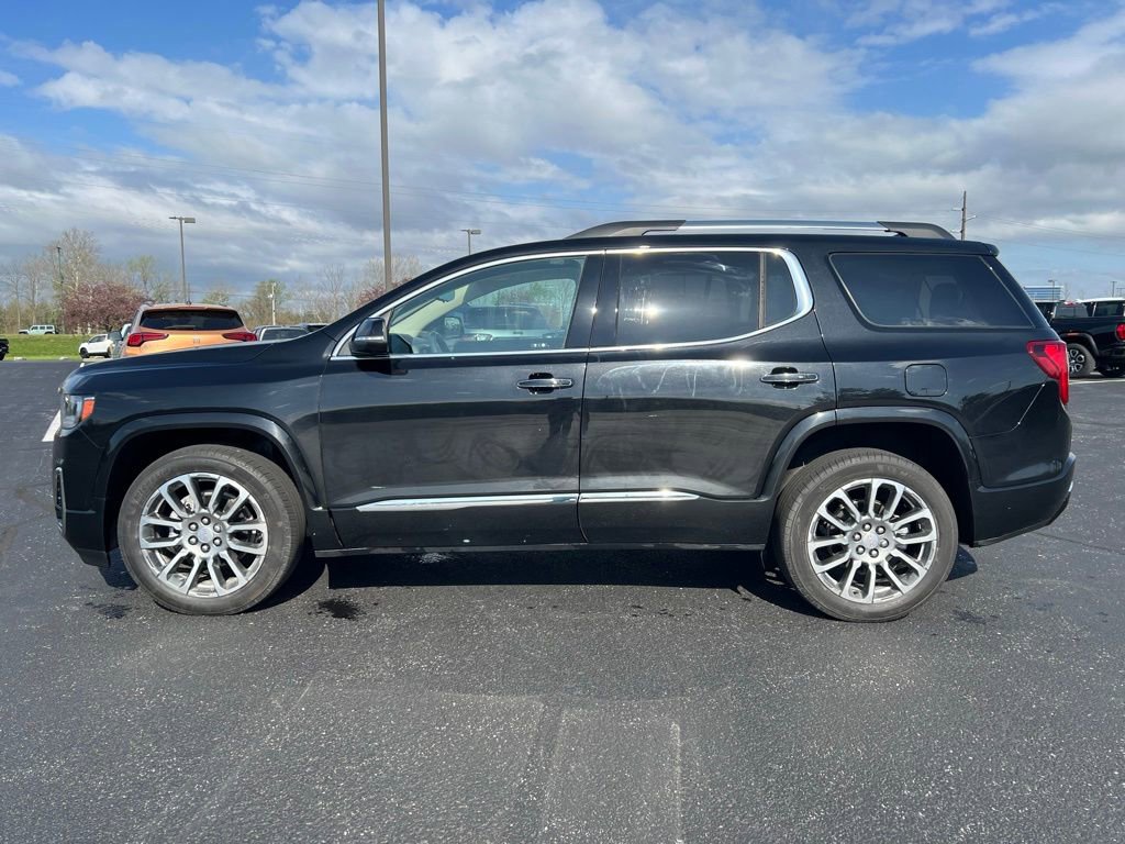 Used 2023 GMC Acadia Denali w/ Denali Technology Package image 3