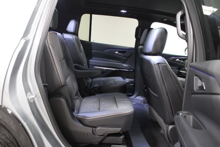 Used 2026 Chevrolet Traverse High Country w/ LPO, Floor Liner Package AWD/4WD image 16