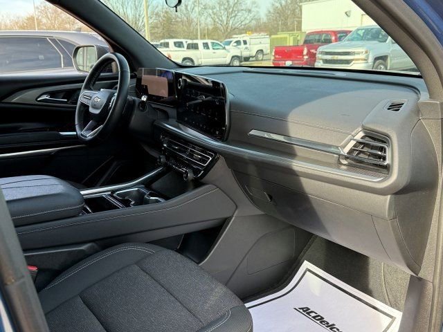 Used 2024 Chevrolet Traverse LS image 22