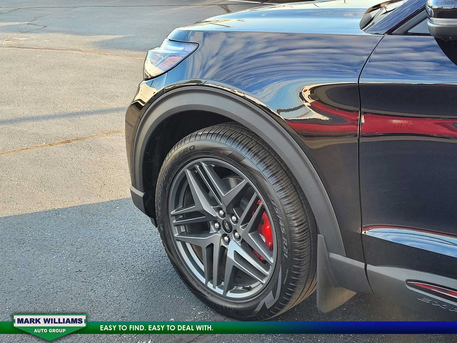 Used 2025 Ford Explorer ST AWD/4WD image 10