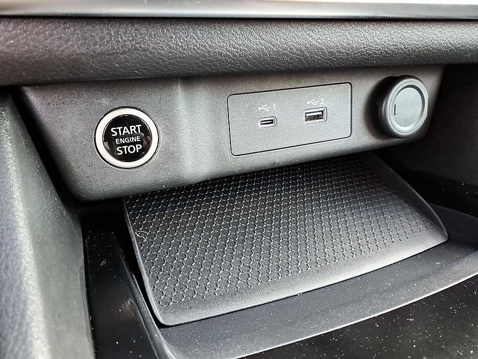 Used 2023 Nissan Rogue S AWD/4WD image 30