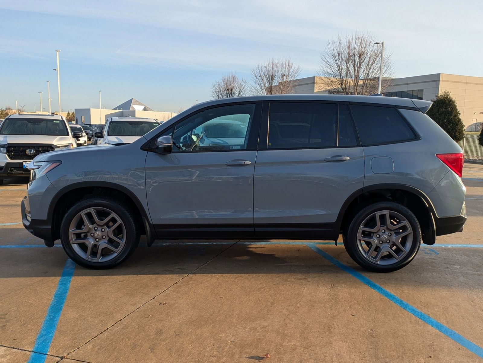 Used 2023 Honda Passport EX-L image 9