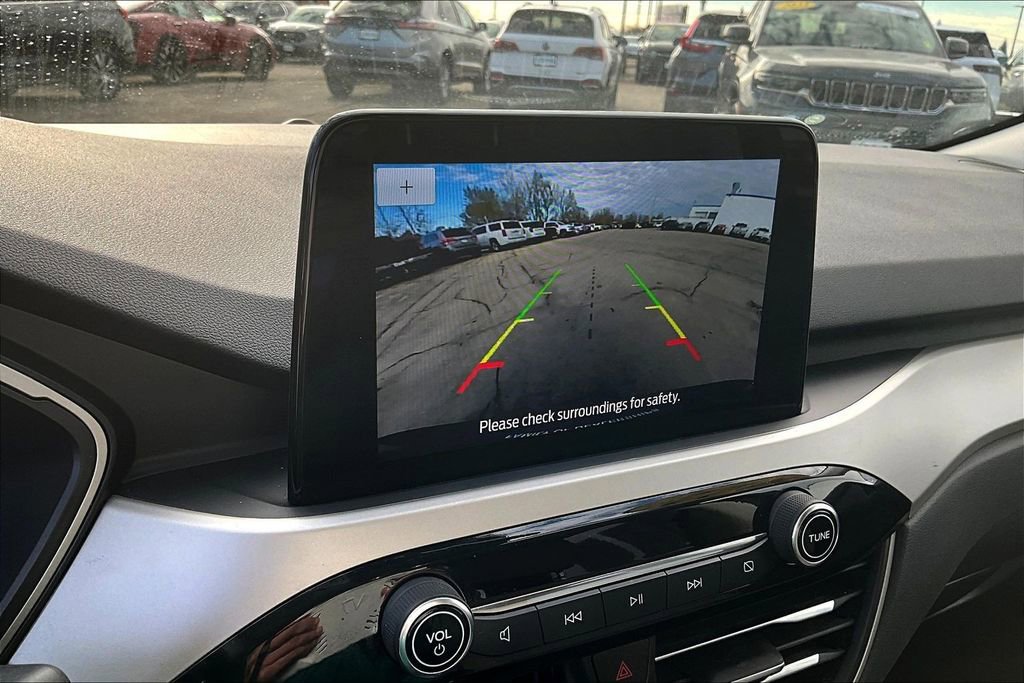 Used 2022 Ford Escape SE image 17