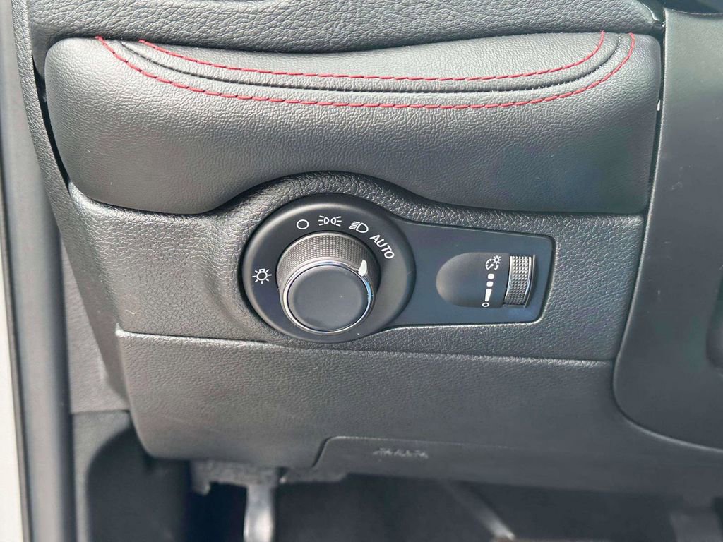 Used 2024 Dodge Durango GT AWD/4WD image 22