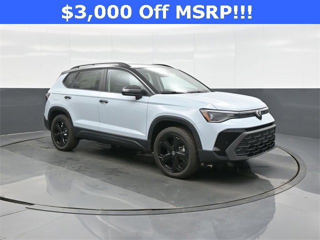 New 2026 Volkswagen Taos SE image 1