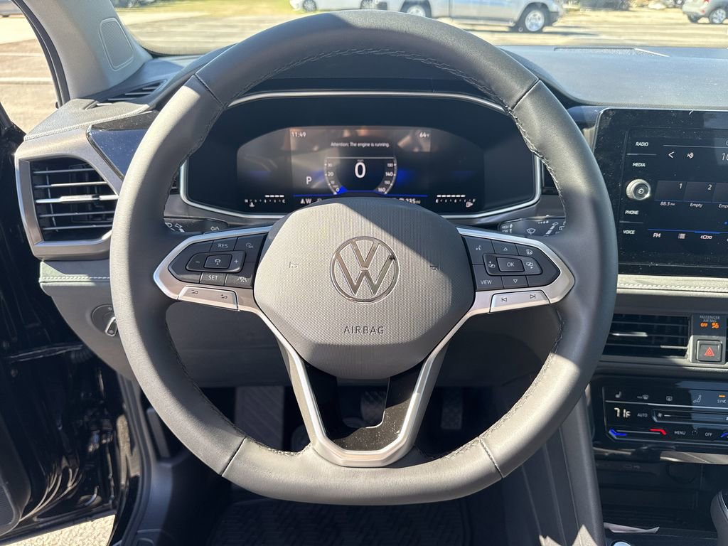 New 2026 Volkswagen Taos SE image 14
