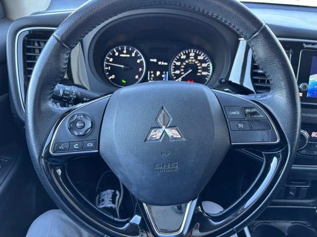 Used 2017 Mitsubishi Outlander SEL image 13