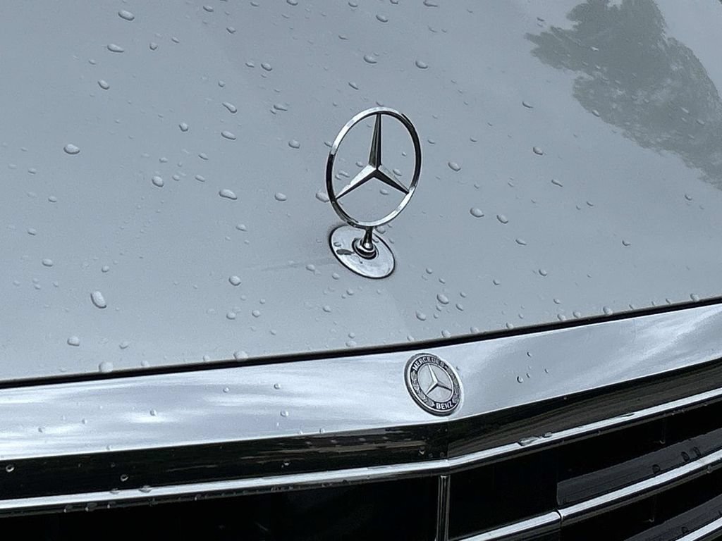 Used 2017 Mercedes-Benz S 550 Sedan image 11