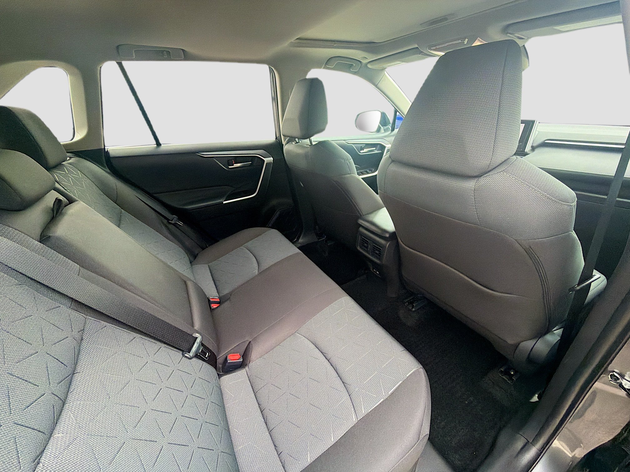 Used 2025 Toyota RAV4 XLE w/ Convenience Package AWD/4WD image 29