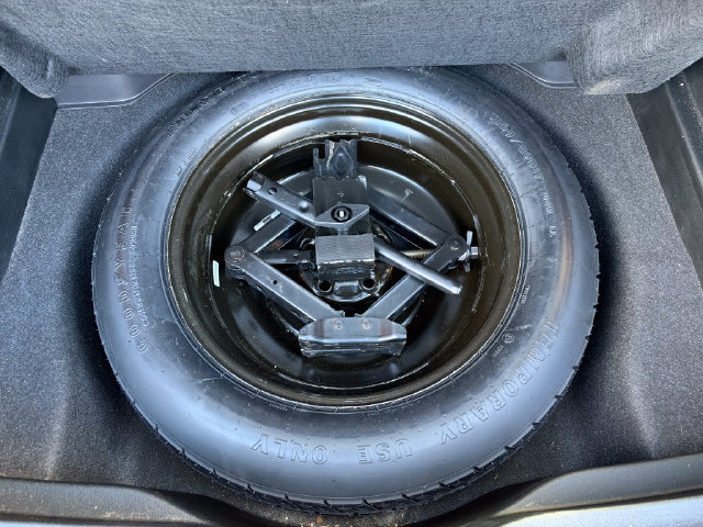Used 2019 Jeep Cherokee Latitude w/ Popular Appearance Group FWD image 20