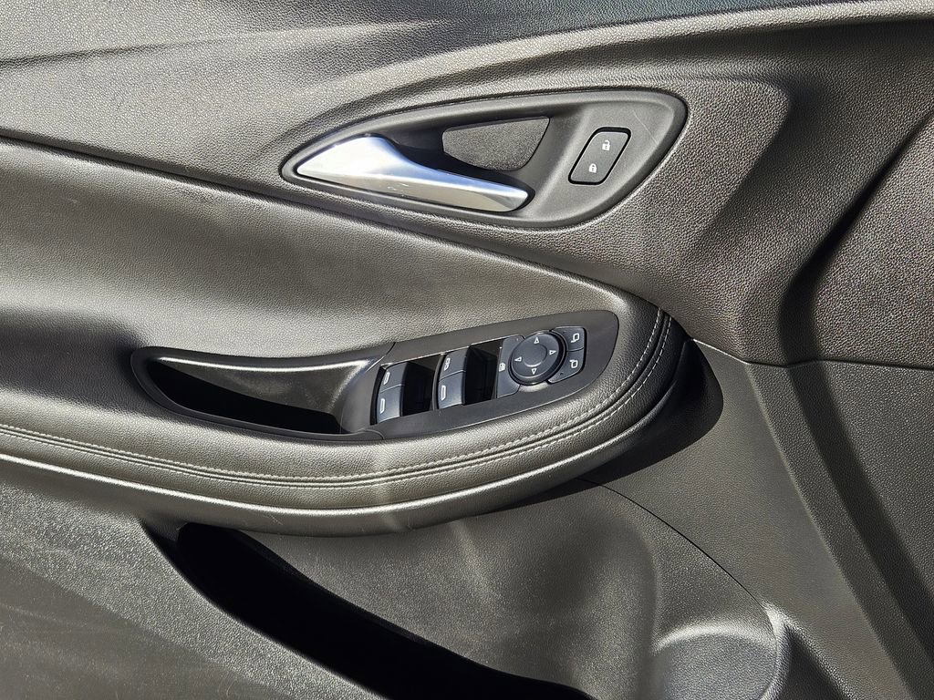 Used 2024 Buick Encore GX Sport Touring image 29