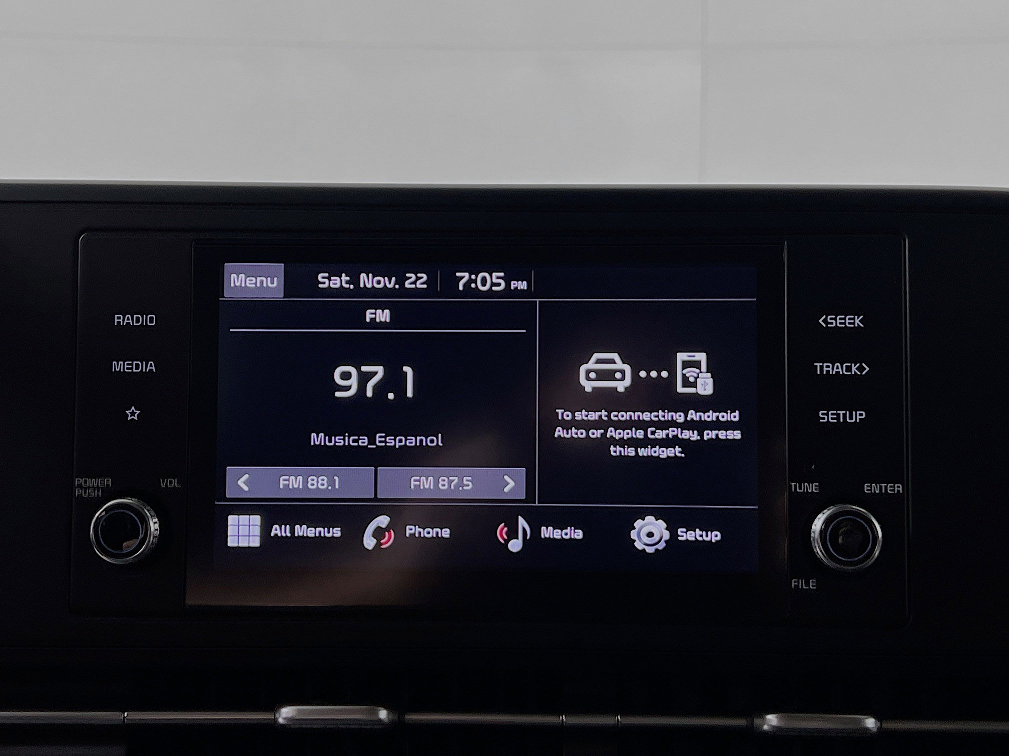 Used 2024 Kia Carnival LX image 27