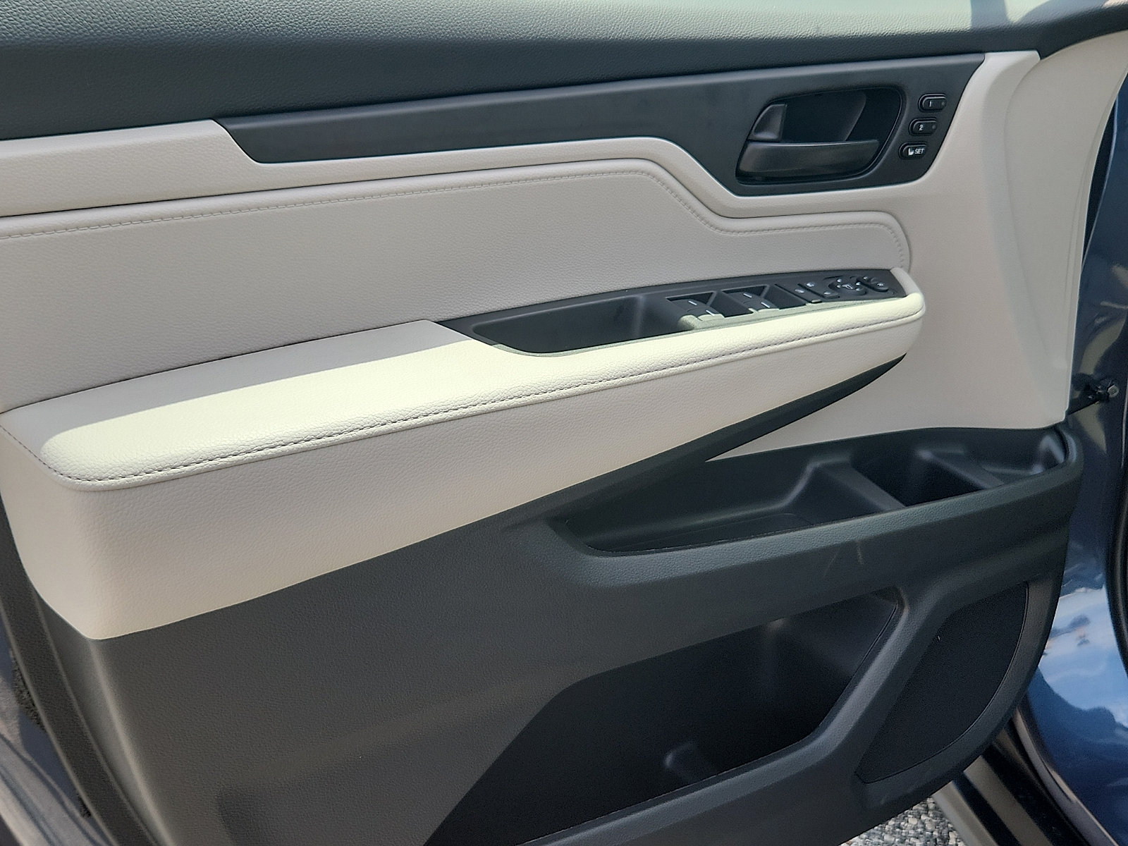 New 2026 Honda Odyssey EX-L image 9