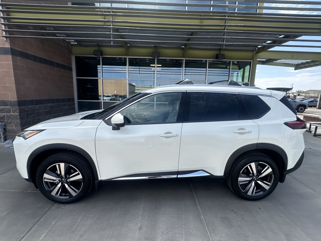 Used 2023 Nissan Rogue SL FWD image 5