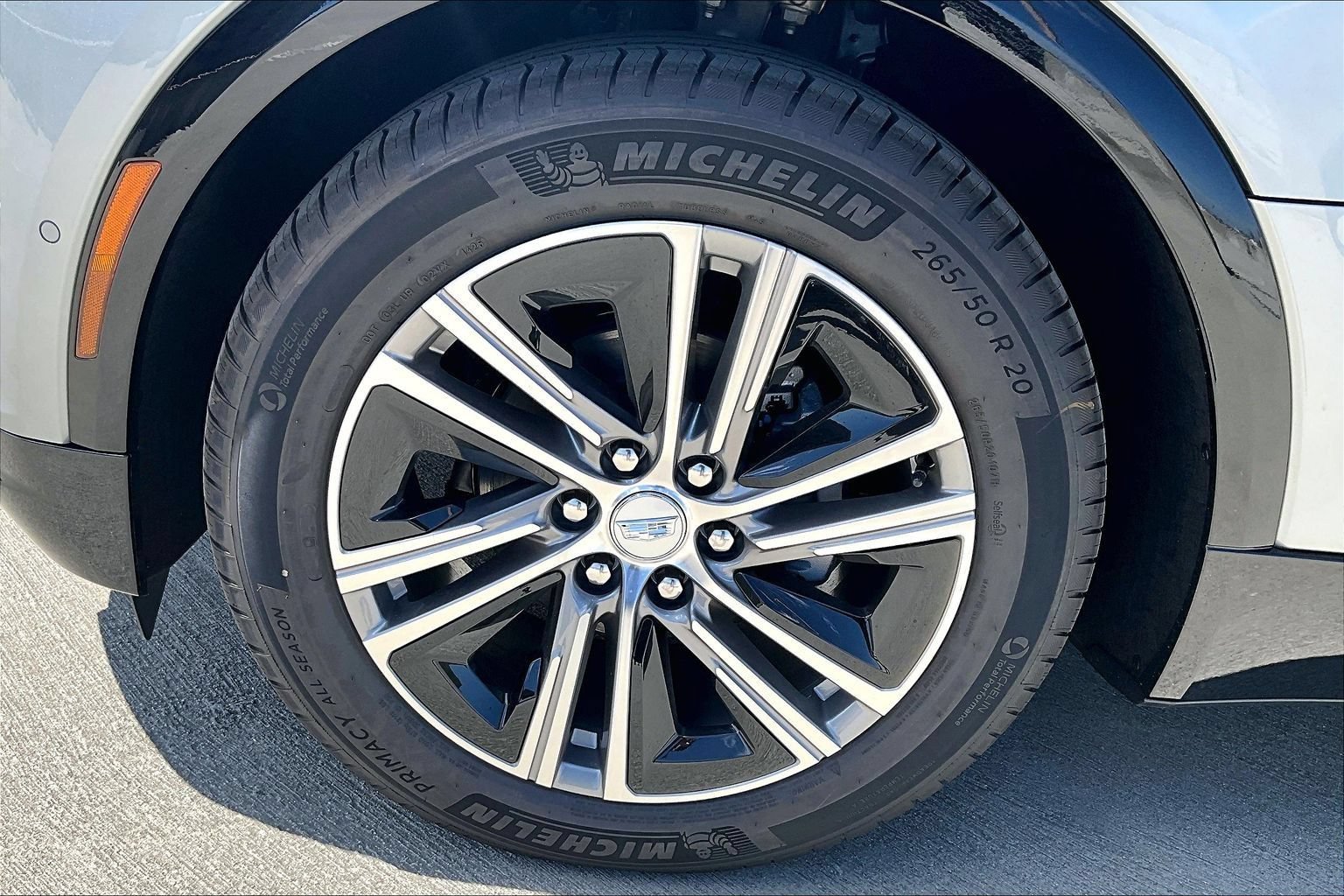 New 2026 Cadillac Lyriq Premium Luxury w/ LPO, Floor Liner Package AWD/4WD image 10