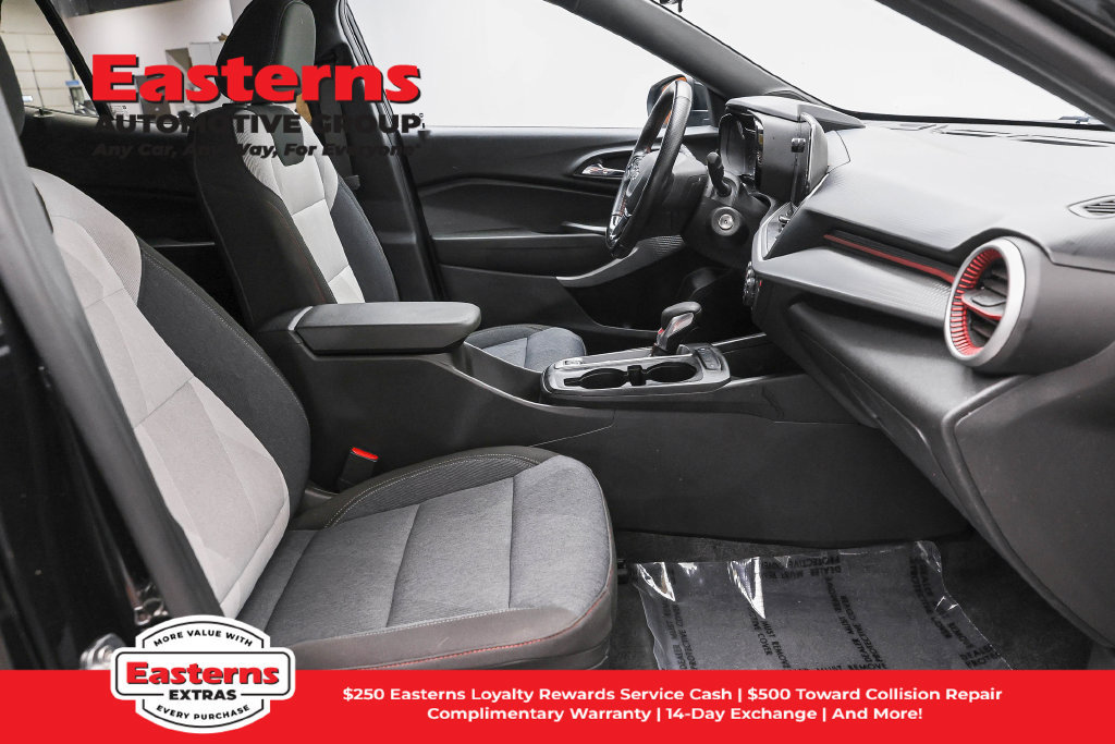 Used 2024 Chevrolet Trax RS FWD image 24