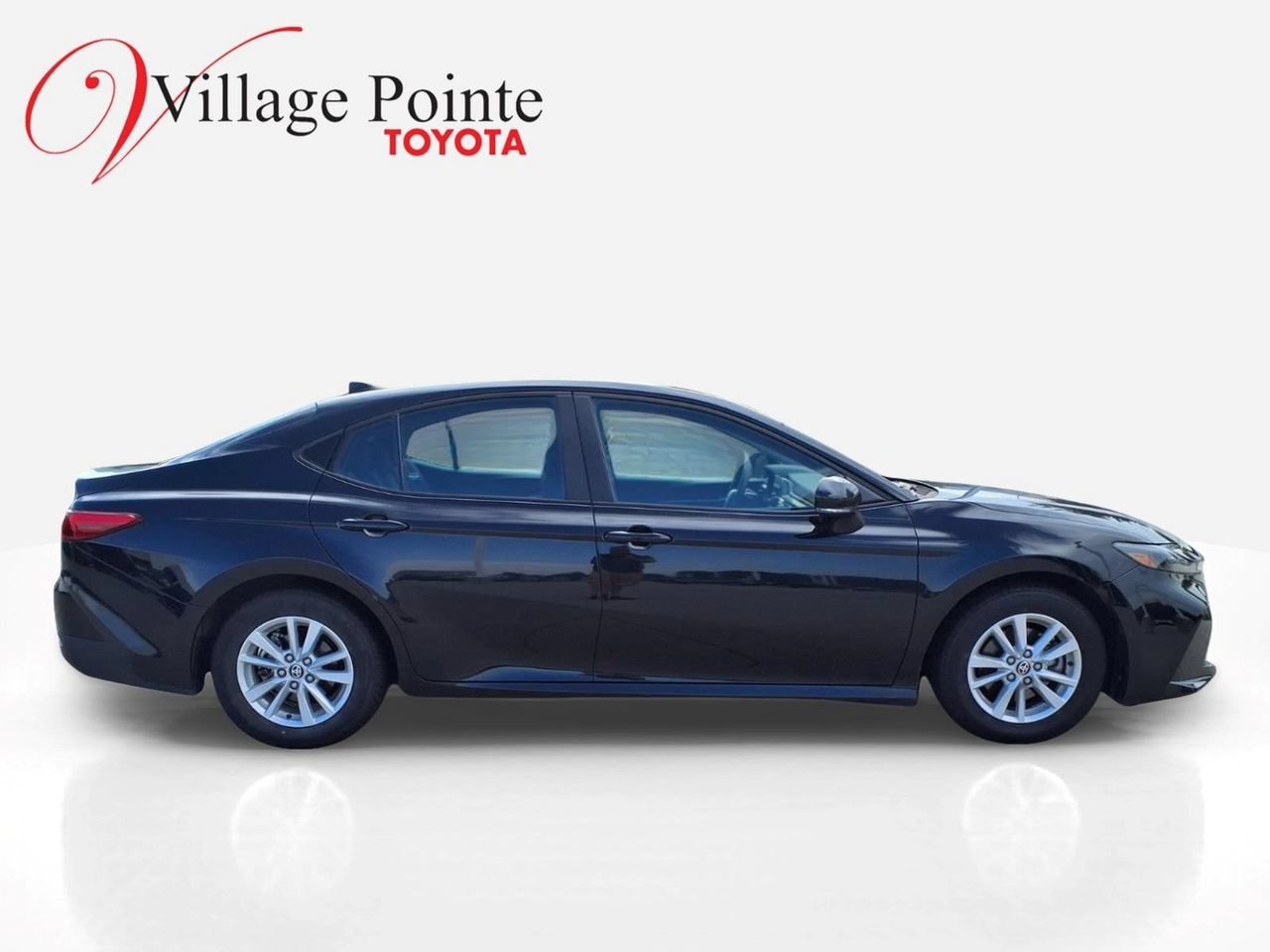 Used 2025 Toyota Camry LE FWD image 6