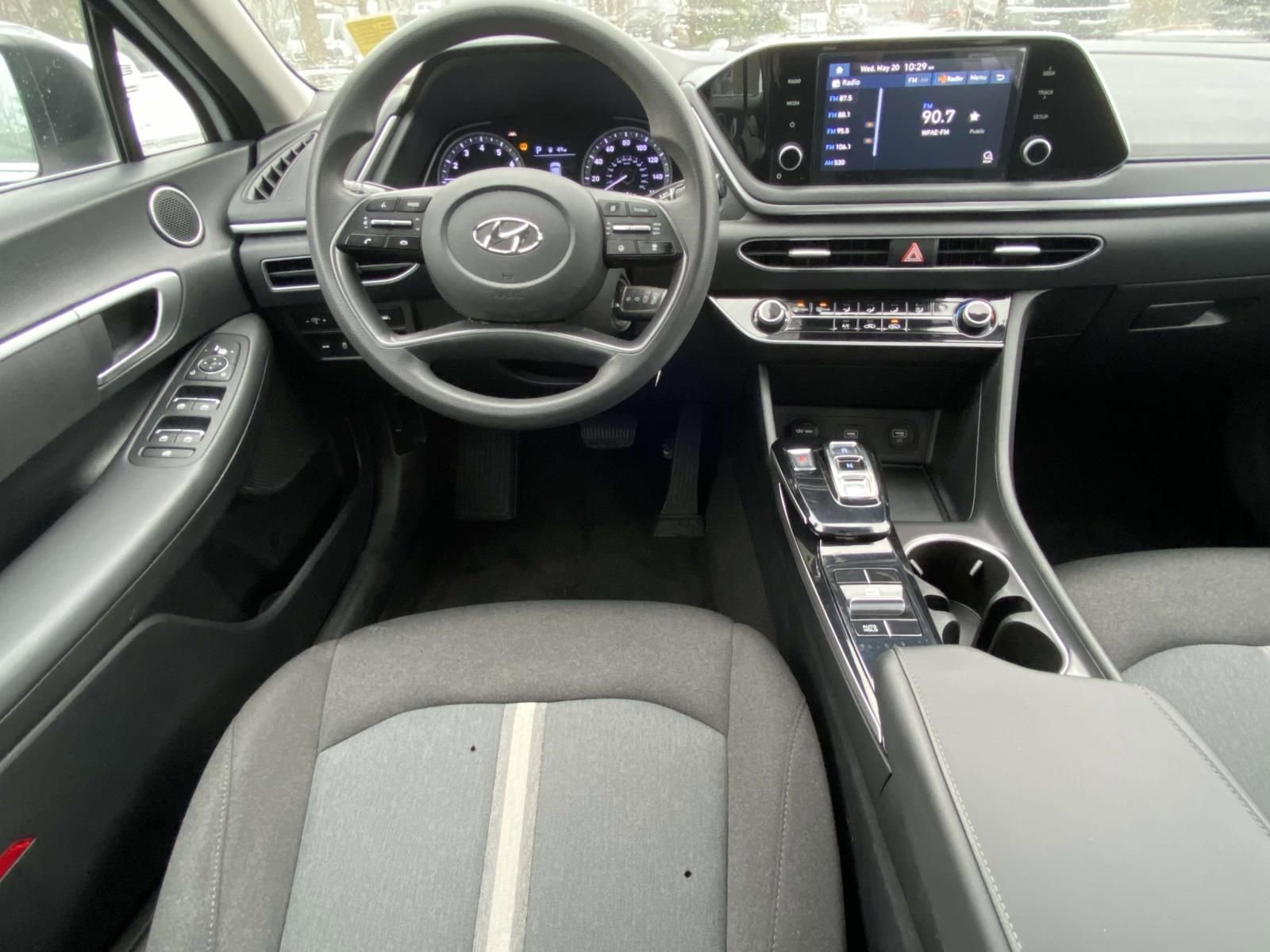 Used 2021 Hyundai Sonata SE w/ Preferred Accessory Package image 10