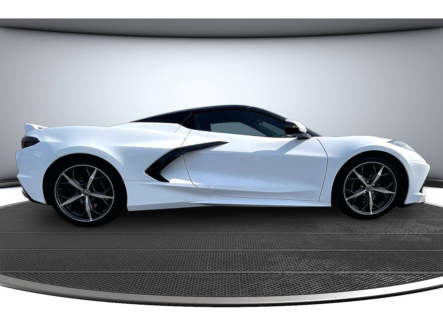 Used 2022 Chevrolet Corvette Stingray Premium Conv w/ Z51 Performance Package RWD image 14