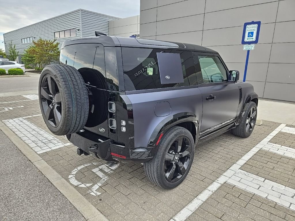 Used 2022 Land Rover Defender 90 V8 AWD/4WD image 5