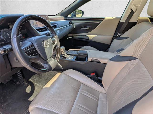 Used 2019 Lexus ES 300h w/ Accessory Package 2 image 17