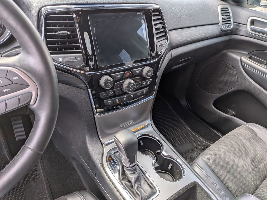 Used 2020 Jeep Grand Cherokee Altitude image 23