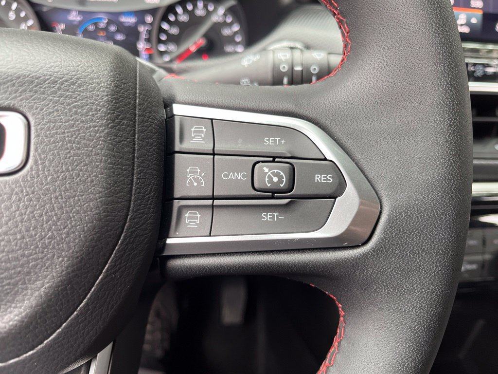Used 2025 Jeep Compass Trailhawk AWD/4WD image 23