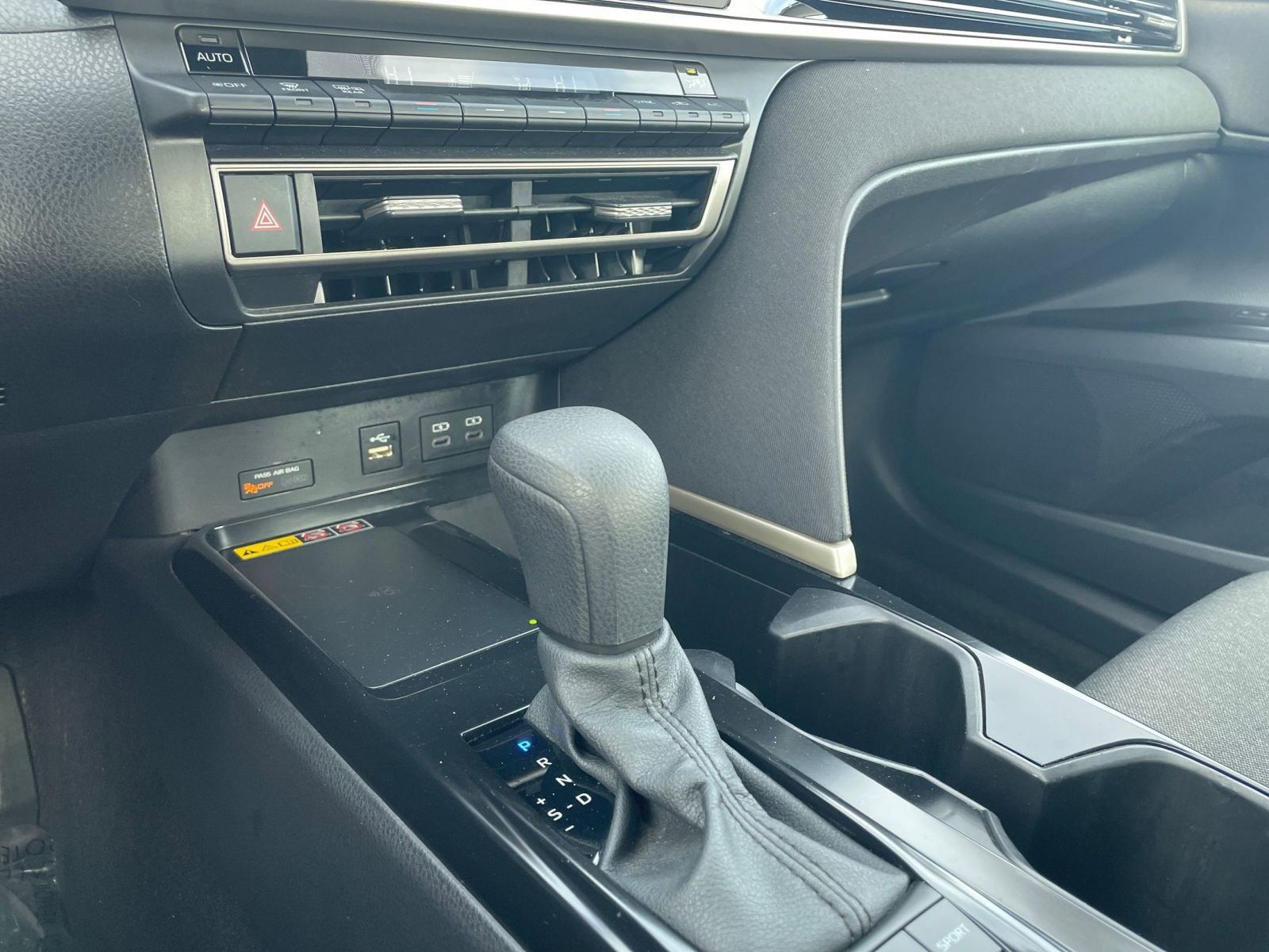 Used 2025 Toyota Camry LE image 41