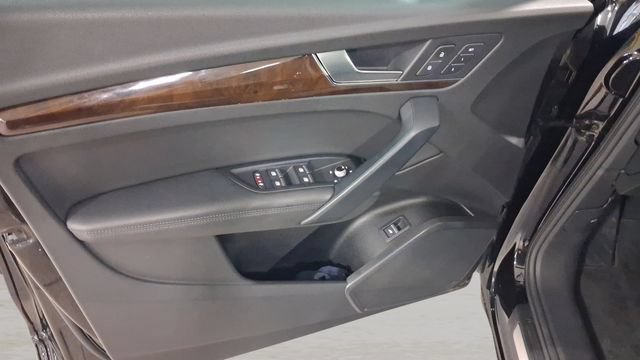 Used 2019 Audi Q5 2.0T Premium Plus w/ Premium Plus Package AWD/4WD image 24