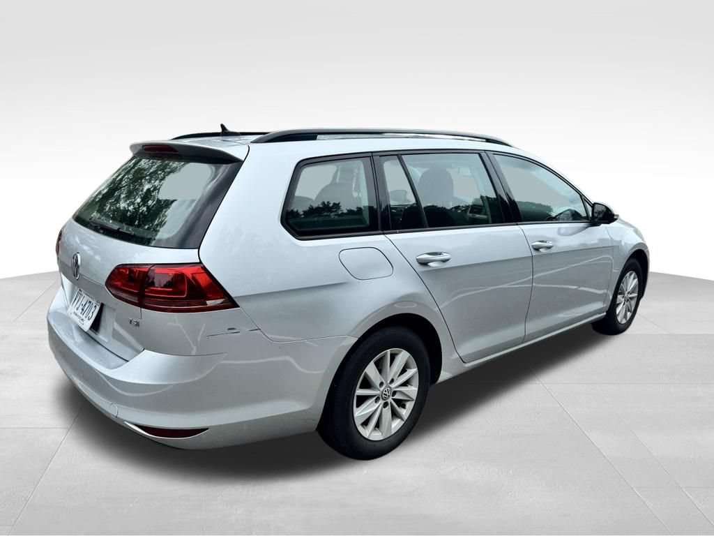 Used 2017 Volkswagen Golf SportWagen FWD image 4