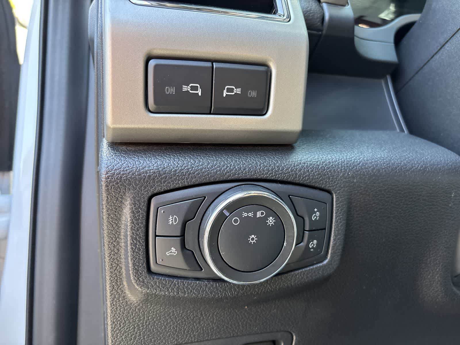 Used 2020 Ford F350 Lariat w/ Lariat Ultimate Package AWD/4WD image 11