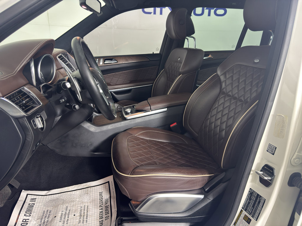 Used 2015 Mercedes-Benz GL 550 4MATIC image 16