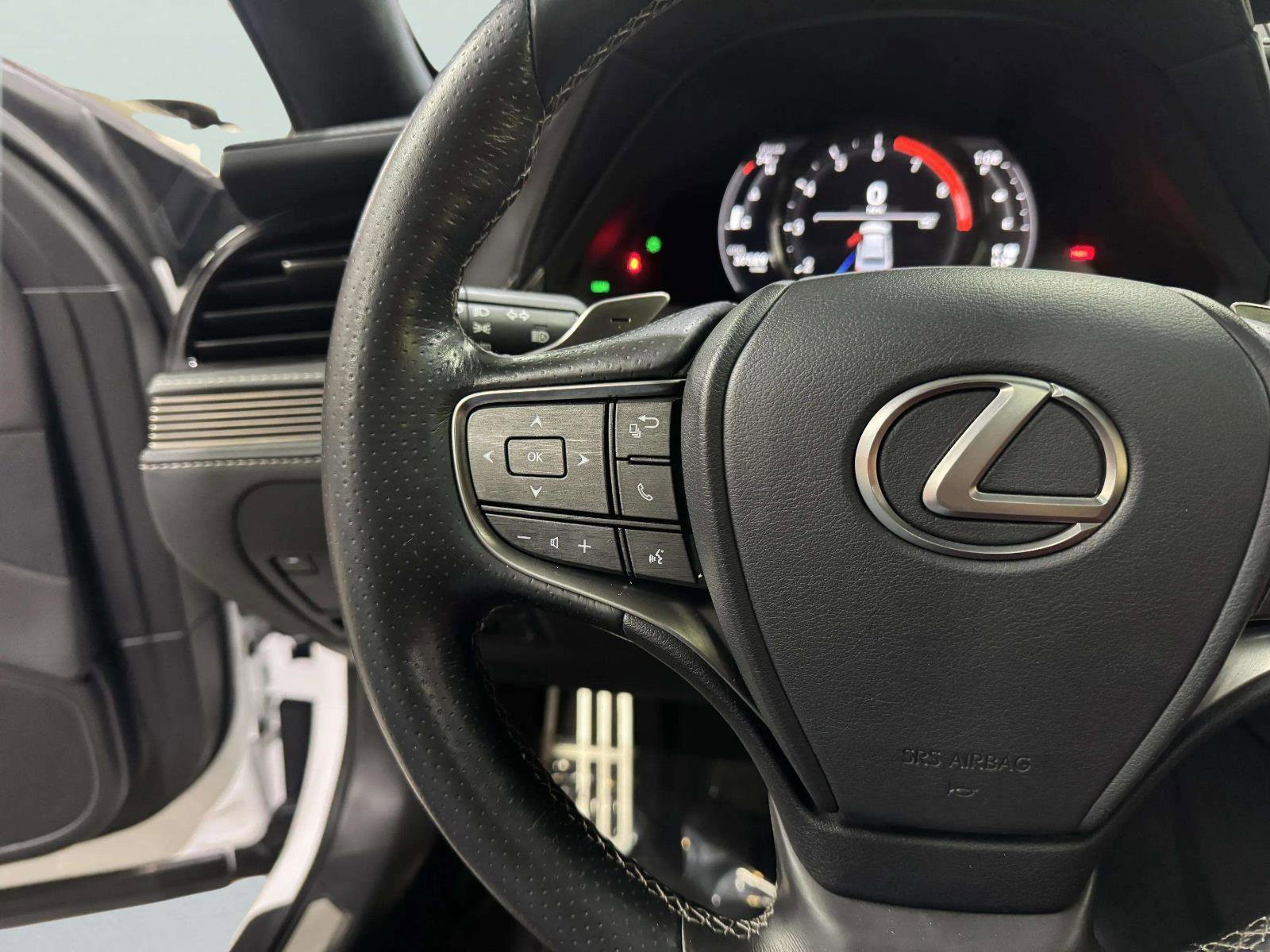 Used 2018 Lexus LS 500 F Sport w/ Accessory Package (Z2) RWD image 33