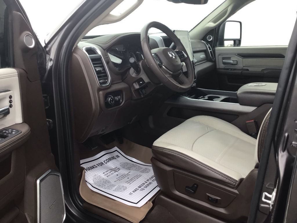 Used 2025 RAM 2500 Laramie AWD/4WD image 9