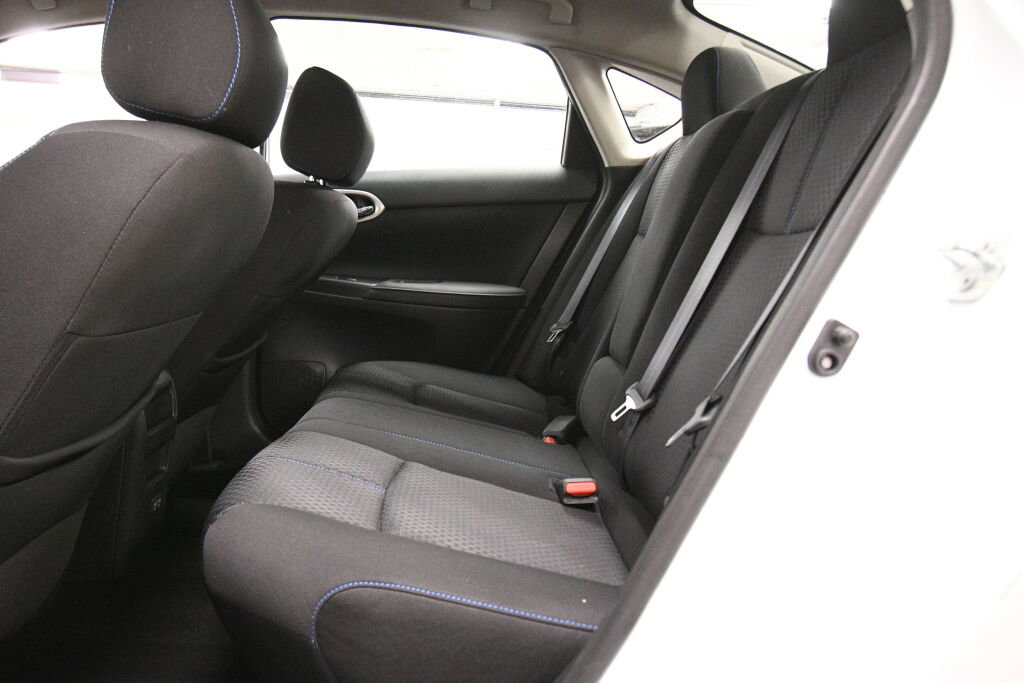 Used 2018 Nissan Sentra SR w/ Technology Package image 20