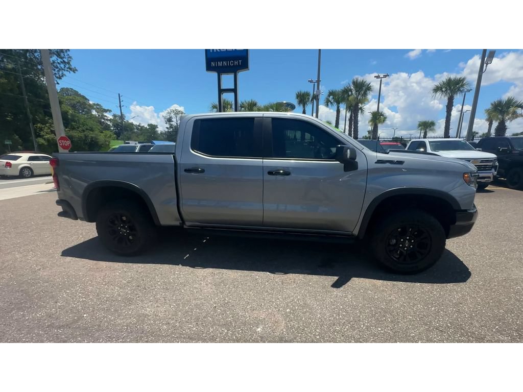 Used 2023 Chevrolet Silverado 1500 ZR2 w/ Technology Package AWD/4WD image 9