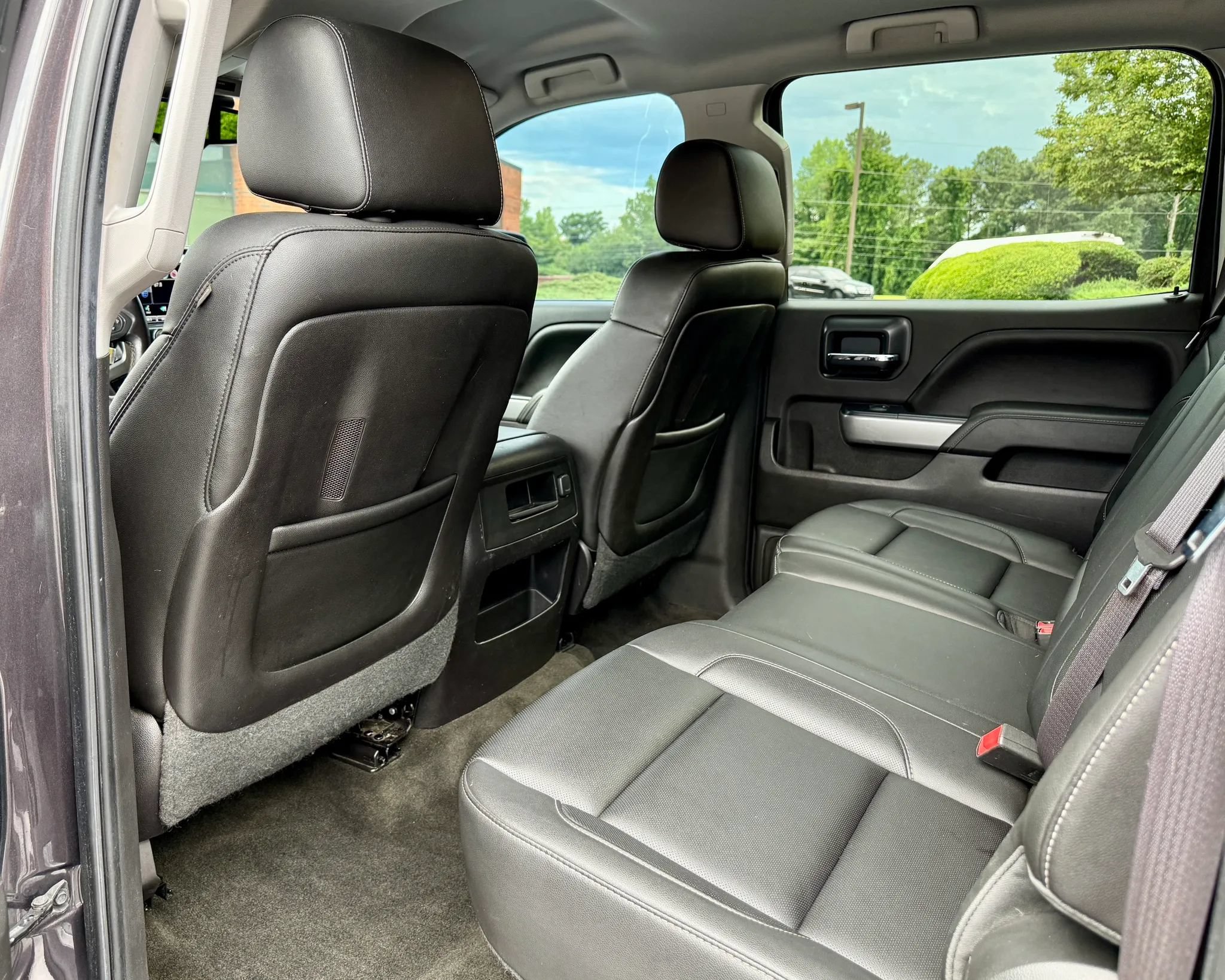 Used 2015 Chevrolet Silverado 1500 LTZ Z71 w/ LTZ Plus Package AWD/4WD image 22