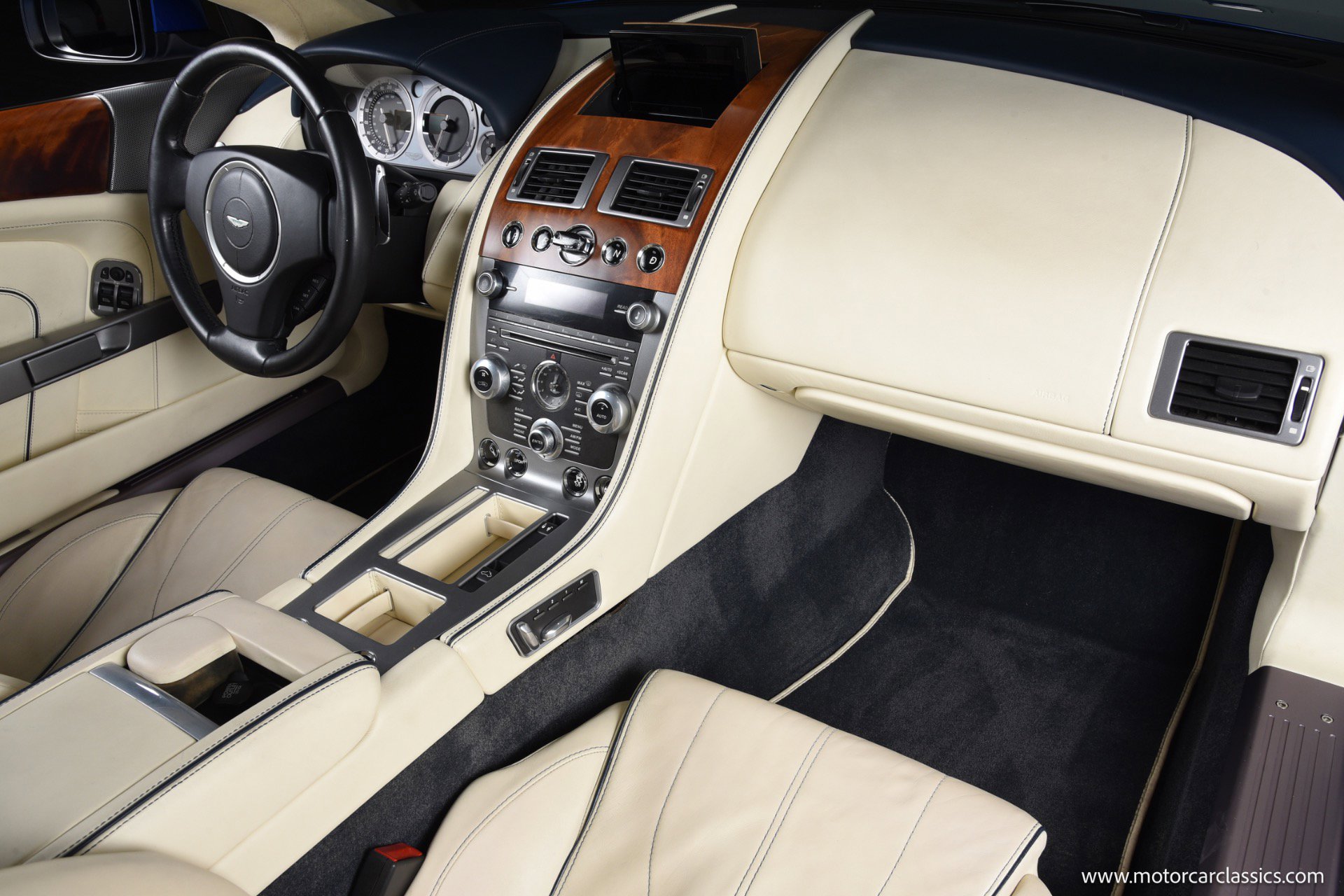 Used 2014 Aston Martin DB9 Volante image 34