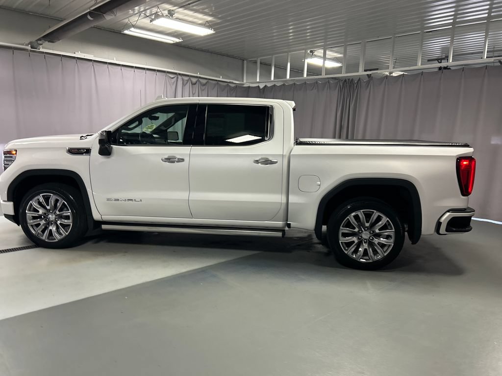 Used 2023 GMC Sierra 1500 Denali w/ Denali Reserve Package AWD/4WD image 4