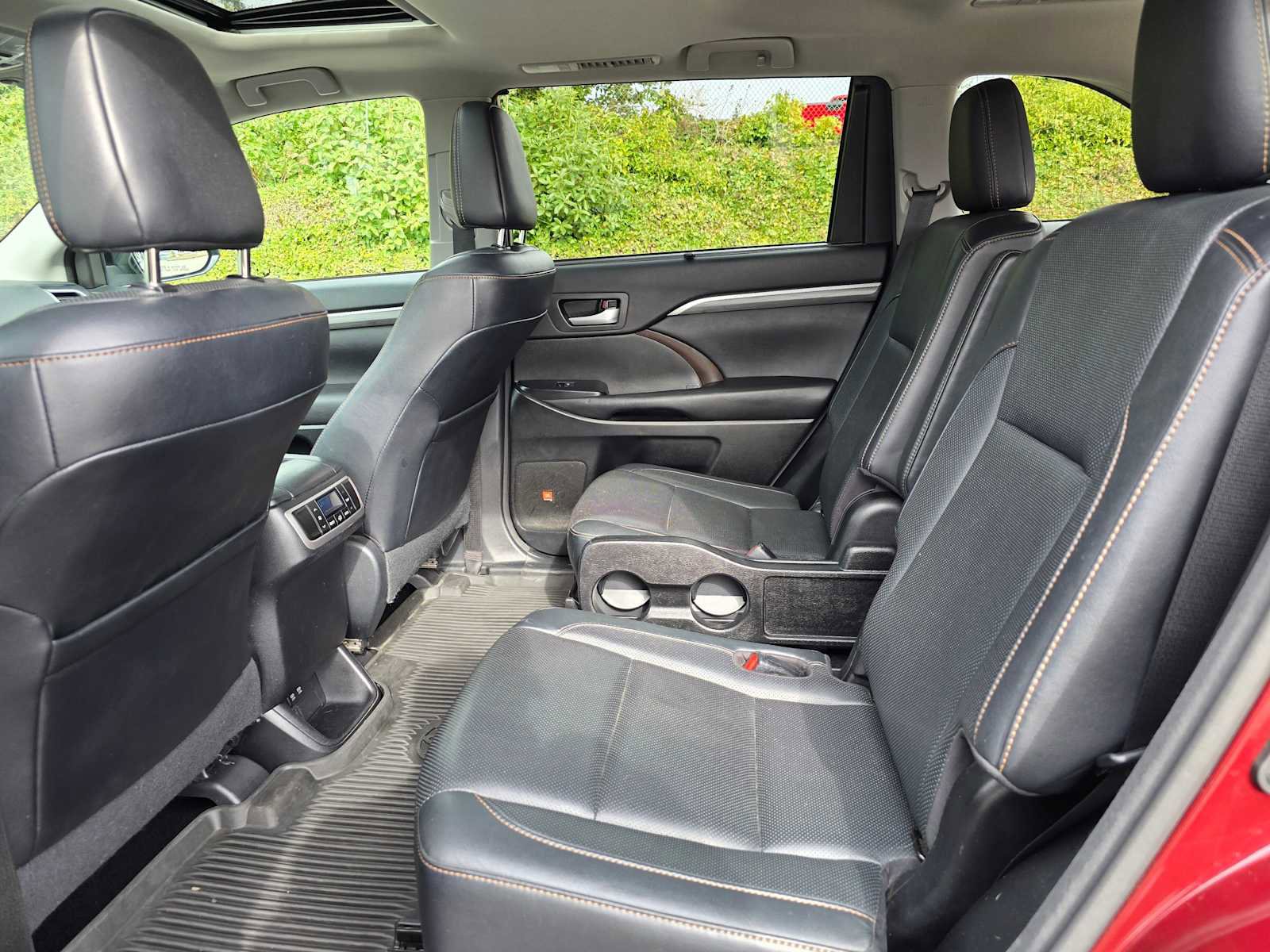 Used 2017 Toyota Highlander Limited image 17