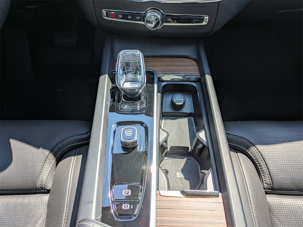 Certified 2023 Volvo XC60 B5 Ultimate image 19