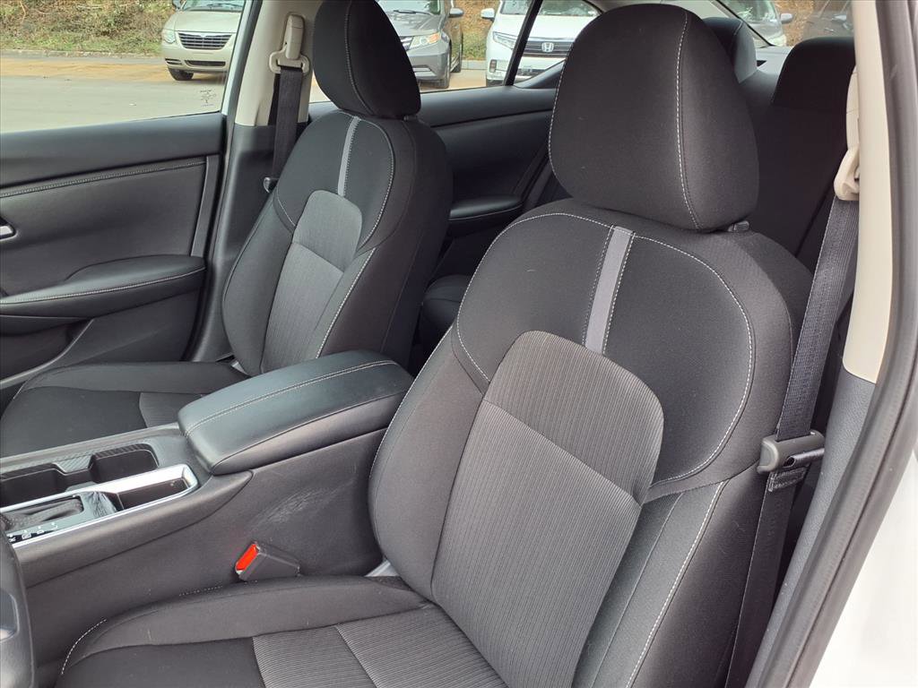 Used 2025 Nissan Sentra SV image 13