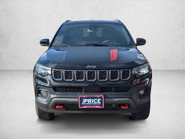 Used 2024 Jeep Compass Trailhawk image 2