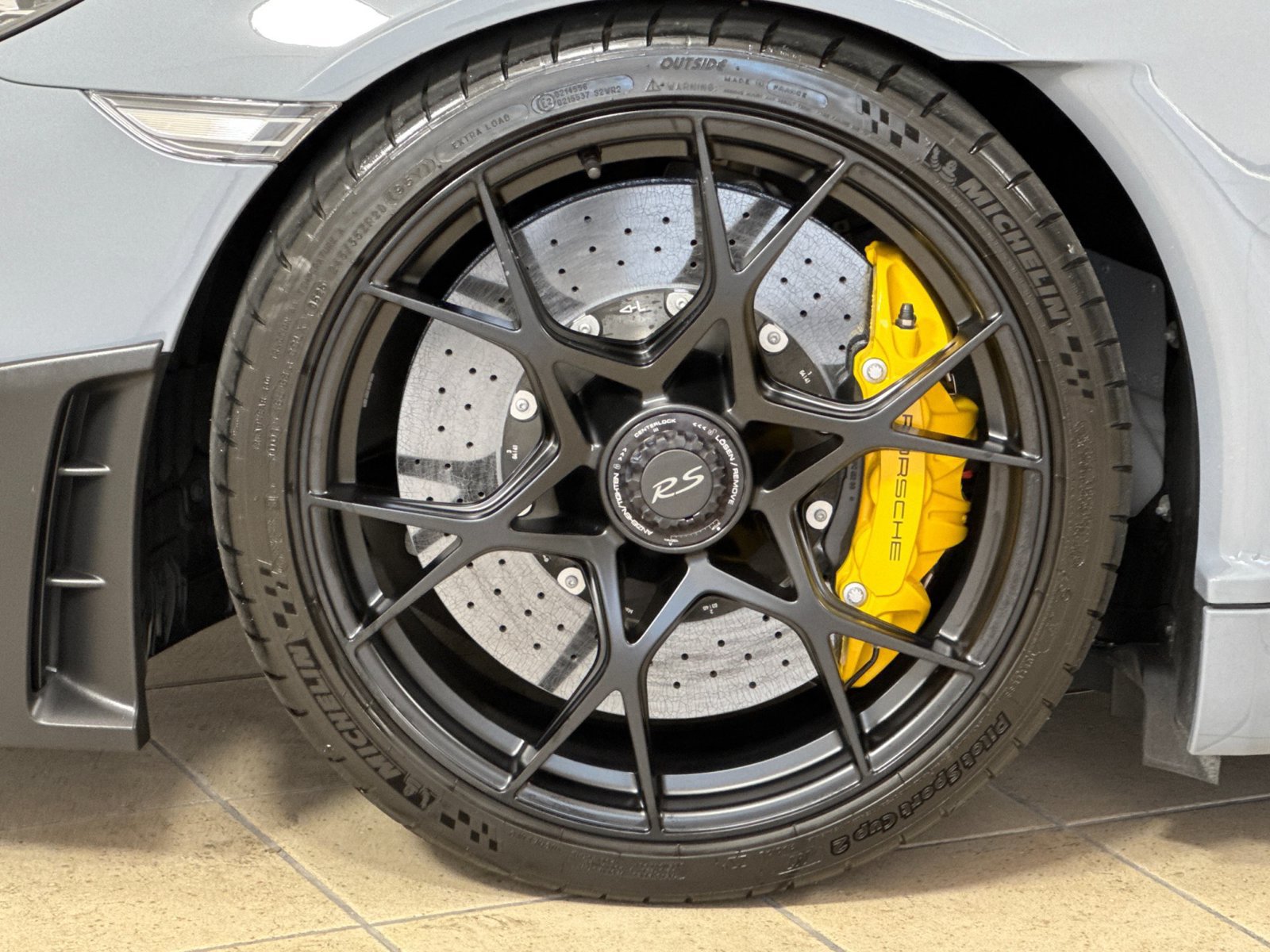 Certified 2025 Porsche 718 Cayman GT4 RS w/ Weissach Package RWD image 22
