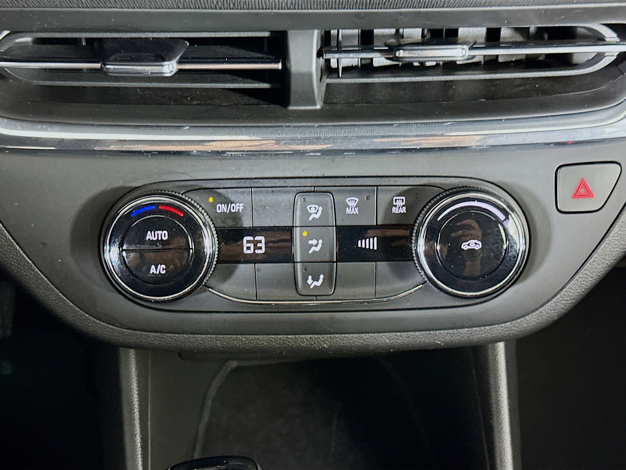 Used 2025 Buick Envista Preferred FWD image 22