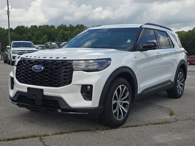 Used 2026 Ford Explorer ST-Line RWD image 1
