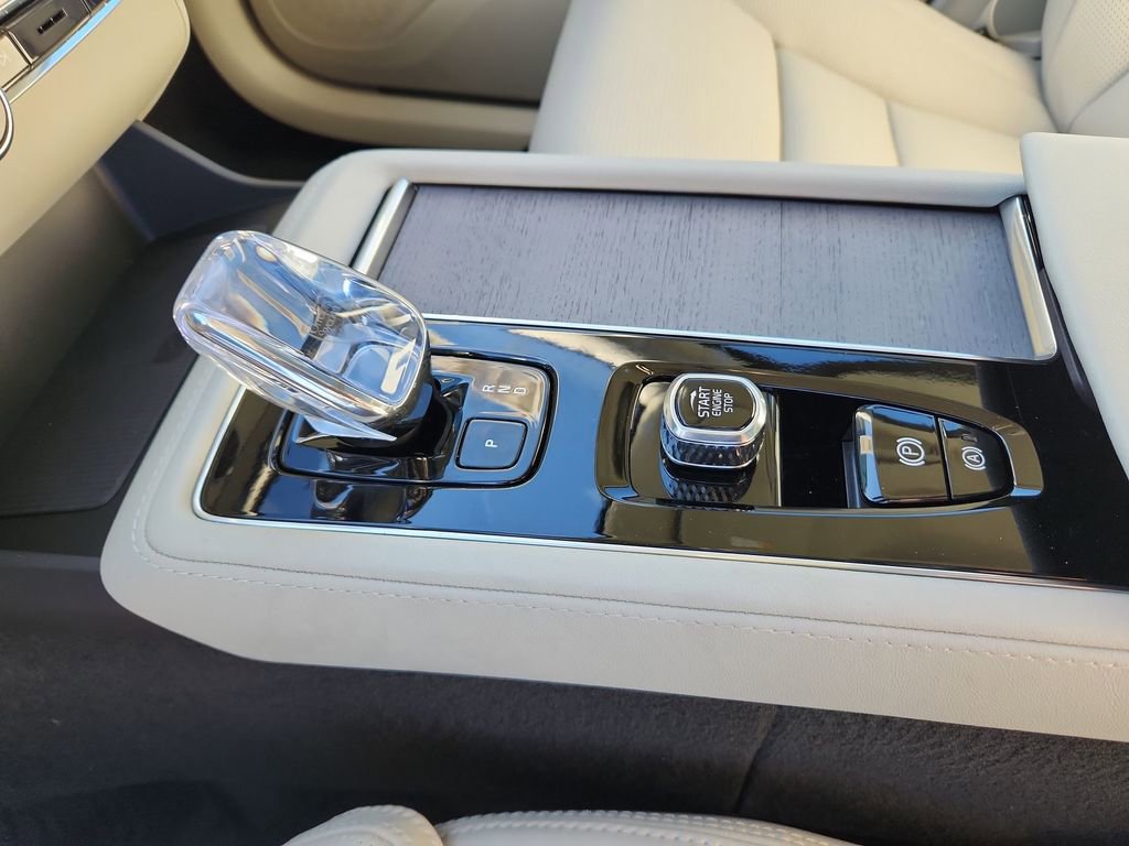 New 2026 Volvo XC90 B6 Ultra w/ Lounge Package image 15